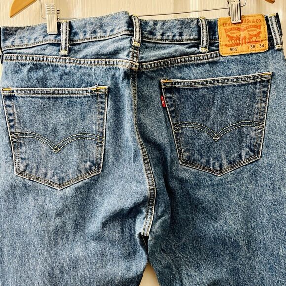 Levi's 505 Jeans Mens 38 X 34 Regular Fit Straight Leg Medium Stonewash Blue - Picture 3 of 11